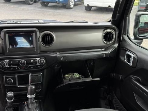 Used 2022 Jeep Gladiator Sport AWD/4WD image 27