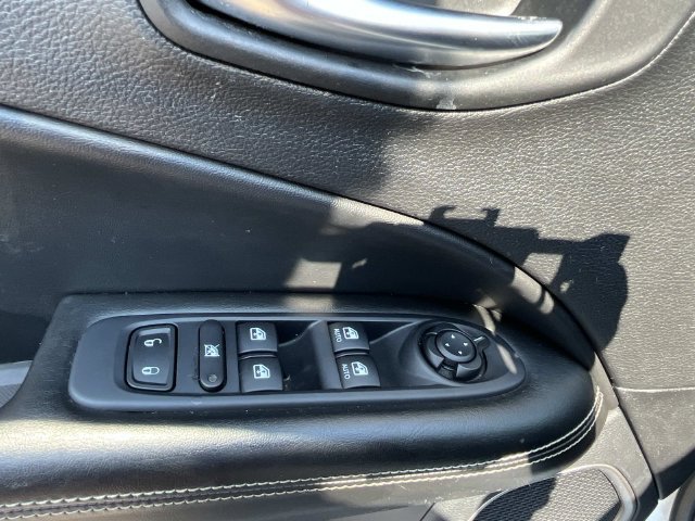 Used 2021 Jeep Compass Latitude w/ Sun and Sound Group AWD/4WD image 27