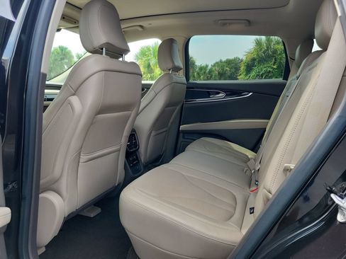 Used 2022 Lincoln Nautilus Reserve FWD image 12