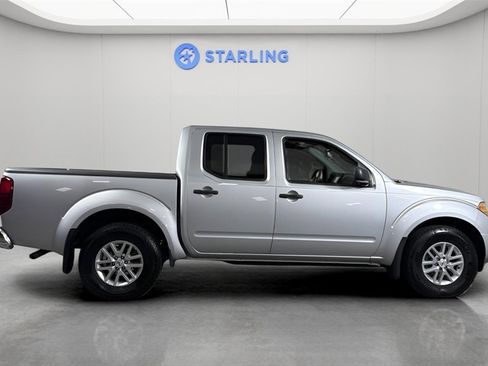 Used 2020 Nissan Frontier SV image 11