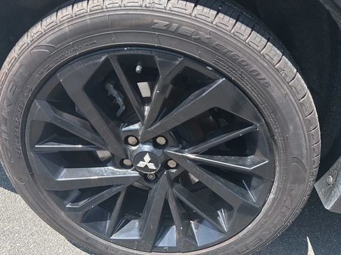 Used 2024 Mitsubishi Outlander FWD image 13