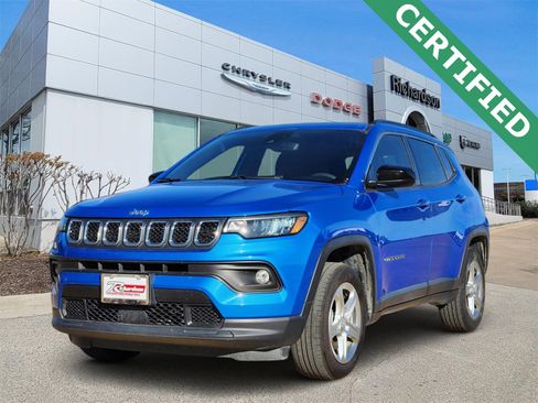 Used 2023 Jeep Compass Latitude image 2