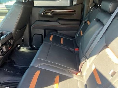 Used 2023 GMC Sierra 1500 AT4 AWD/4WD image 8