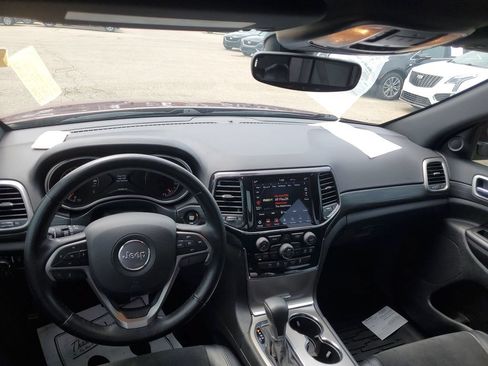 Used 2019 Jeep Grand Cherokee Altitude AWD/4WD image 26