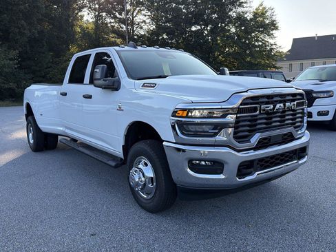 New 2026 RAM 3500 Tradesman AWD/4WD image 4