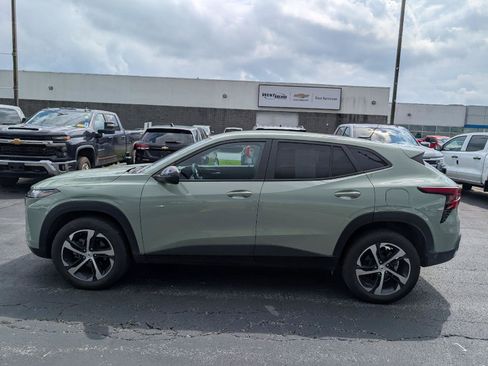 Used 2024 Chevrolet Trax RS FWD image 5