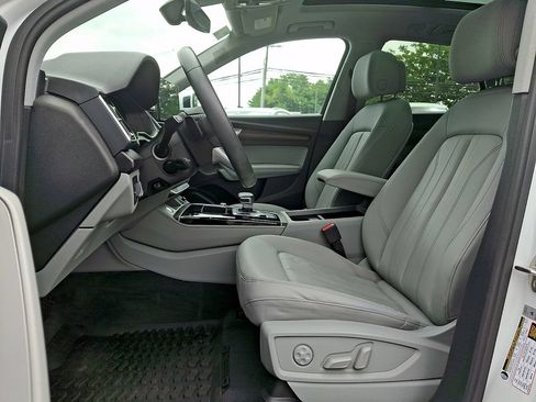Used 2023 Audi Q5 2.0T Premium Plus w/ Premium Plus Package AWD/4WD image 13