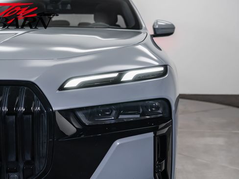 Used 2023 BMW 760i xDrive image 10