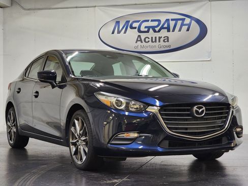 Used 2018 MAZDA MAZDA3 Touring FWD image 2