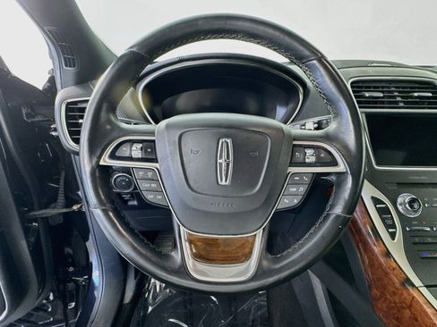 Used 2020 Lincoln Nautilus Reserve w/ Monochromatic Package AWD/4WD image 11