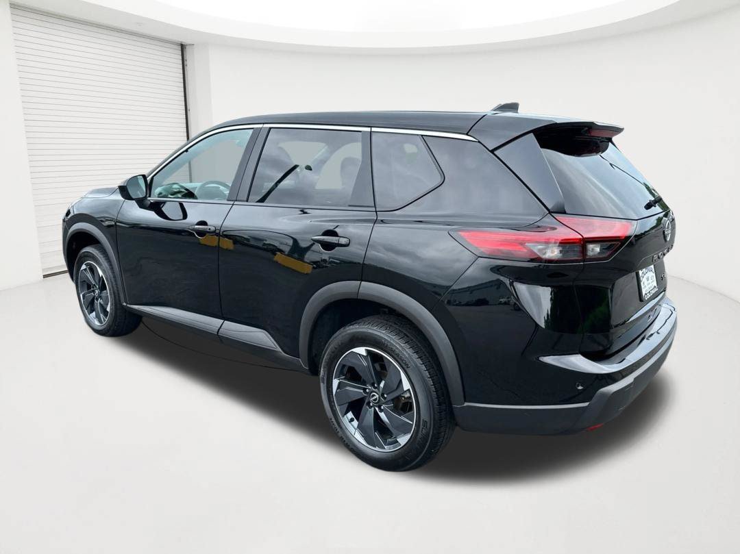 Used 2024 Nissan Rogue SV AWD/4WD image 7
