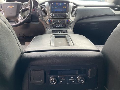 Used 2015 Chevrolet Suburban LT w/ Luxury Package image 21