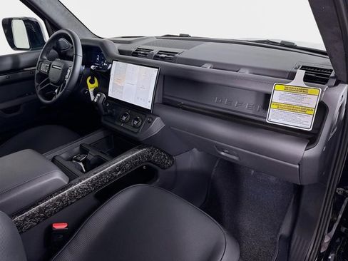 New 2026 Land Rover Defender 110 OCTA AWD/4WD image 31