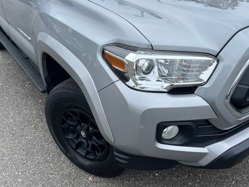 Certified 2020 Toyota Tacoma SR5 AWD/4WD image 2