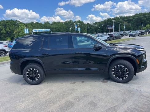 New 2026 Chevrolet Traverse Z71 w/ Driver Confidence Package AWD/4WD image 12