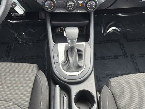 Used 2023 Kia Forte LXS w/ LXS Technology Package image 21