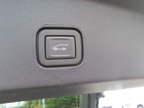 Used 2024 Cadillac Lyriq Sport RWD image 45