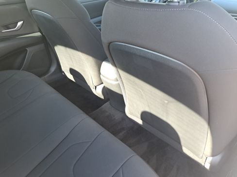 Used 2023 Hyundai Elantra Blue FWD image 11