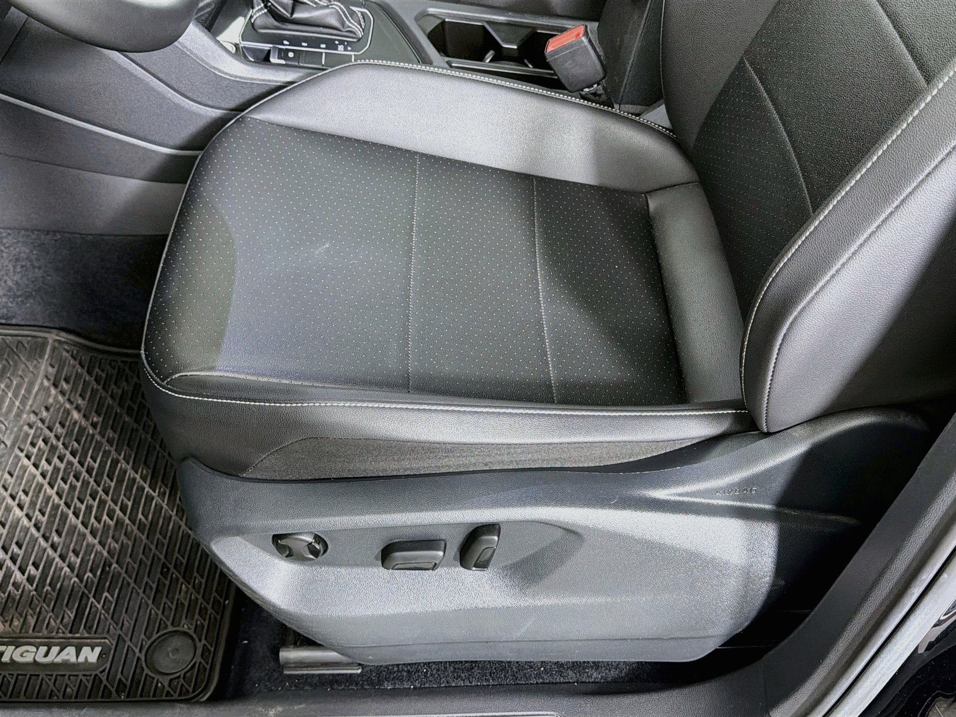 Certified 2021 Volkswagen Tiguan SE FWD image 18