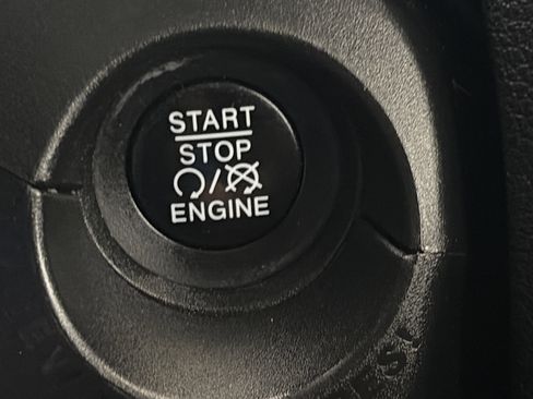 Used 2017 Jeep Renegade Sport w/ Power & Air Group image 20