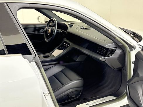 Used 2023 Porsche Taycan 4S image 31