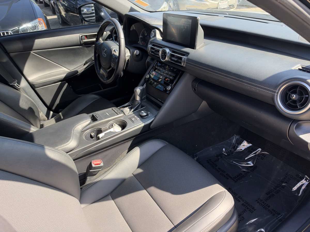 Used 2022 Lexus IS 300 w/ Accessory Package RWD image 8