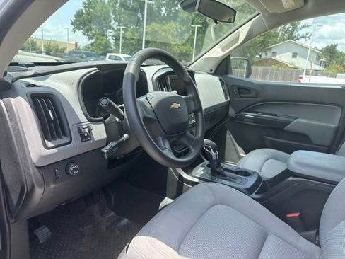 Used 2022 Chevrolet Colorado W/T RWD image 5