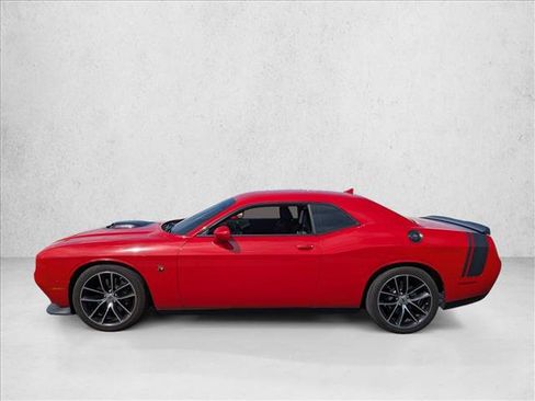 Used 2017 Dodge Challenger R/T Scat Pack RWD image 8