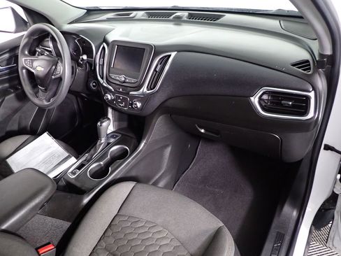 Used 2020 Chevrolet Equinox LT image 32