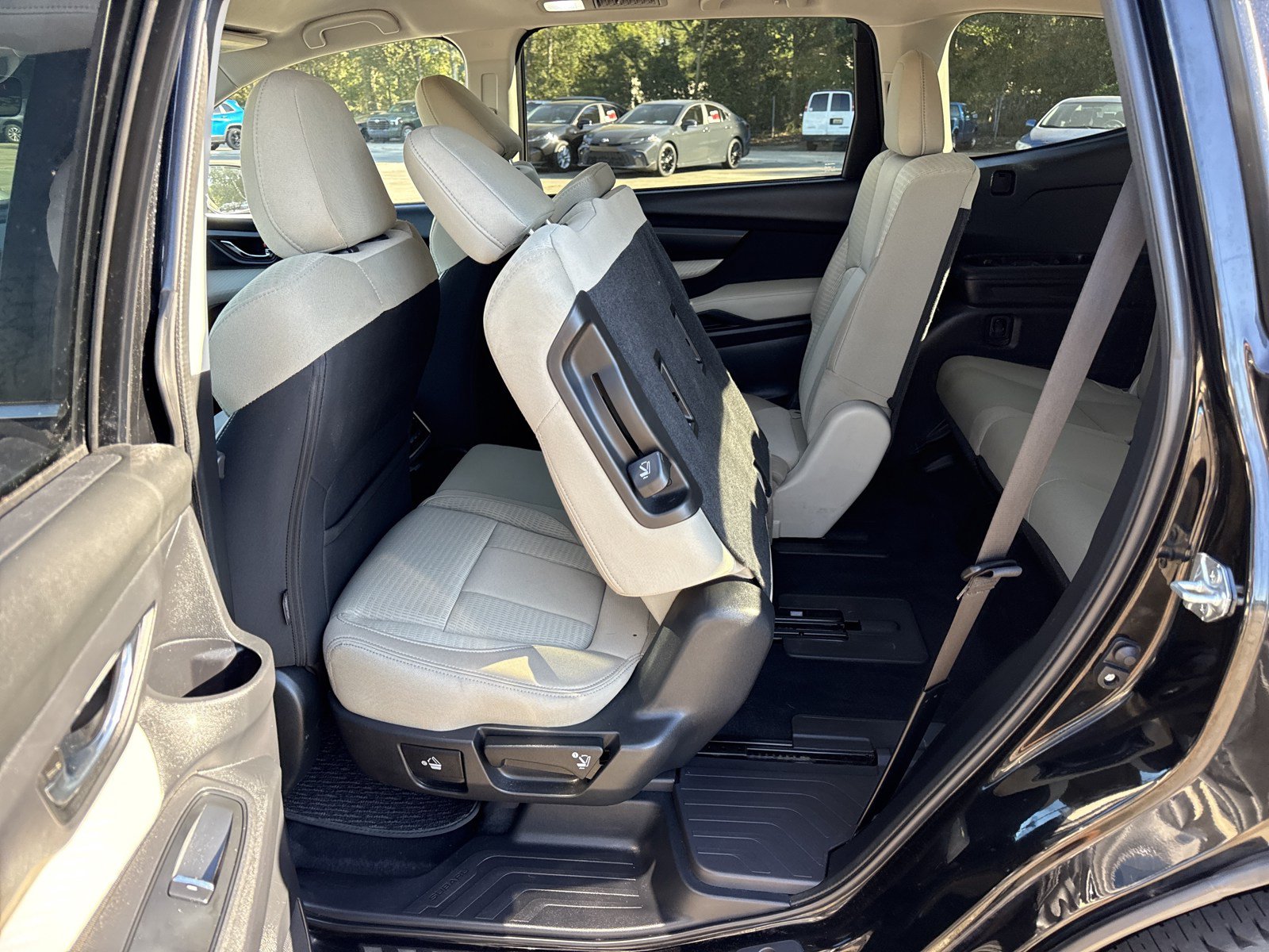 Used 2022 Subaru Ascent Premium w/ Convenience Package AWD/4WD image 14