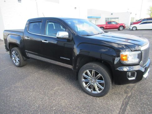 Certified 2017 GMC Canyon SLT w/ Driver Alert Package AWD/4WD image 3