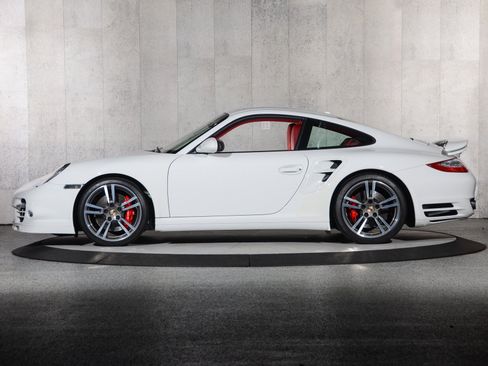 Used 2013 Porsche 911 Turbo AWD/4WD image 11
