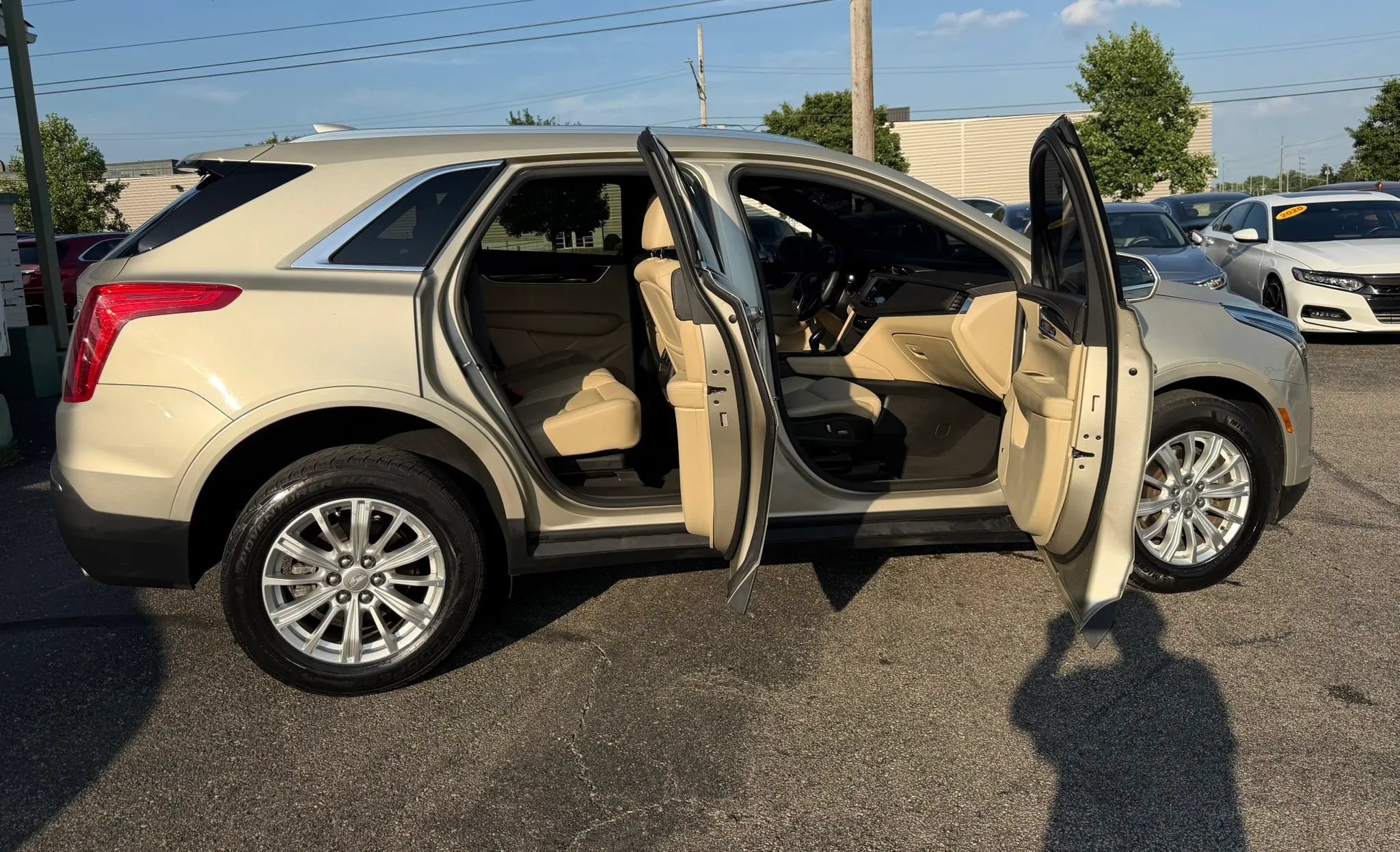 Used 2017 Cadillac XT5 FWD image 26
