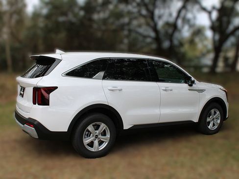 New 2026 Kia Sorento LX FWD image 6