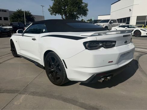 Used 2020 Chevrolet Camaro SS RWD image 2