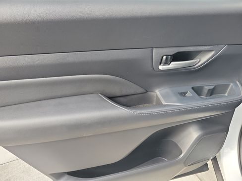Used 2025 Toyota Grand Highlander FWD image 11