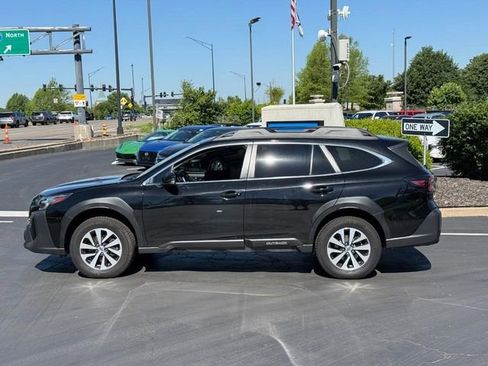 Used 2024 Subaru Outback Premium AWD/4WD image 2