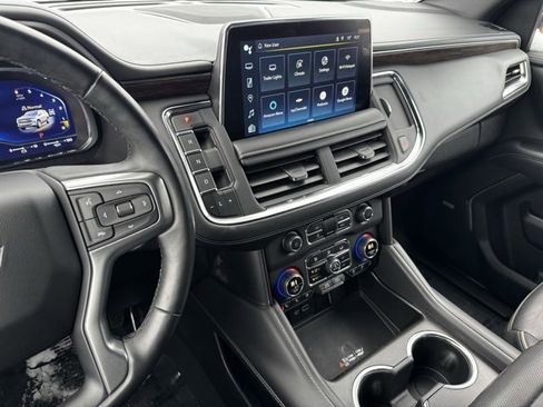Used 2023 Chevrolet Suburban Premier image 18