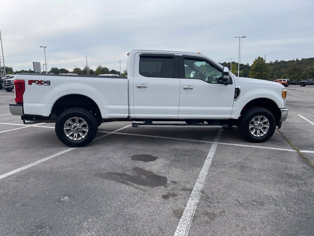 Used 2017 Ford F250 XLT w/ XLT Premium Package AWD/4WD image 8