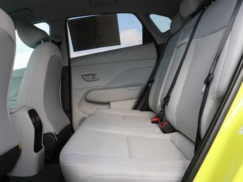 Used 2025 Hyundai Kona SEL image 12