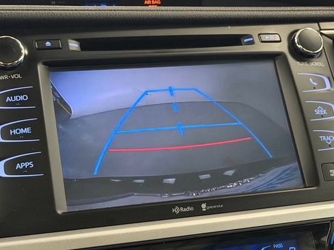 Used 2014 Toyota Highlander XLE AWD/4WD image 18