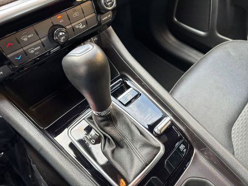 Used 2025 Jeep Compass Latitude image 36