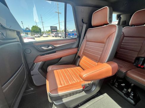 Used 2023 GMC Yukon Denali Ultimate AWD/4WD image 36