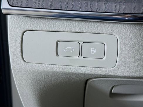 New 2026 Volvo XC90 T8 Ultra w/ Protection Package Premier image 10