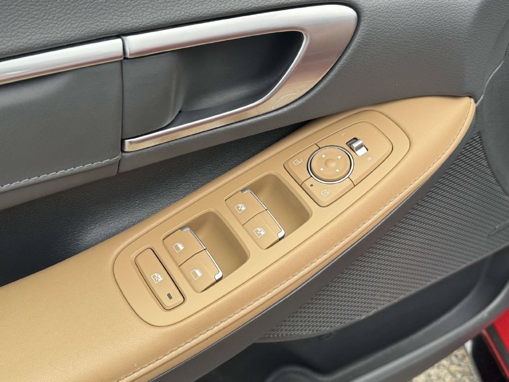 Used 2021 Hyundai Sonata Limited w/ Preferred Accessory Package FWD image 32