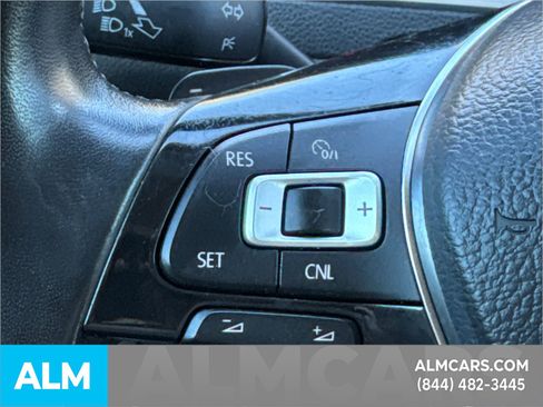 Used 2017 Volkswagen Golf SE image 30