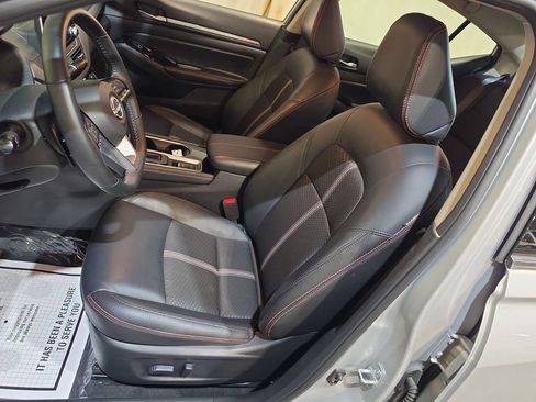 Used 2025 Nissan Altima 2.5 SR AWD/4WD image 13