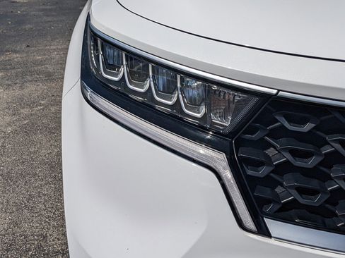 Certified 2023 Kia Sorento LX image 8