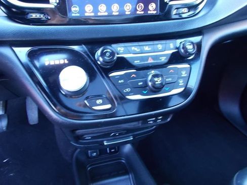 Used 2019 Chrysler Pacifica Touring-L Plus w/ Advanced Safetytec Group image 32