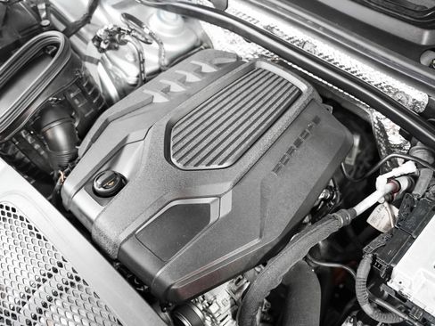 Certified 2022 Porsche Macan w/ Premium Package Plus image 12